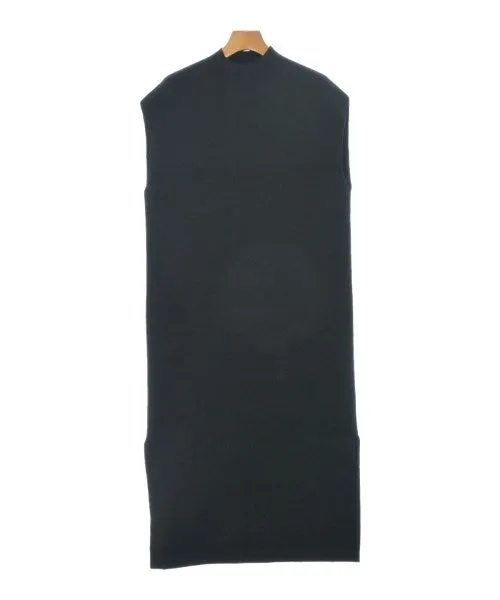CABaN Dresses