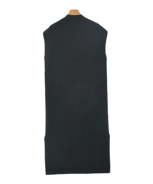CABaN Dresses