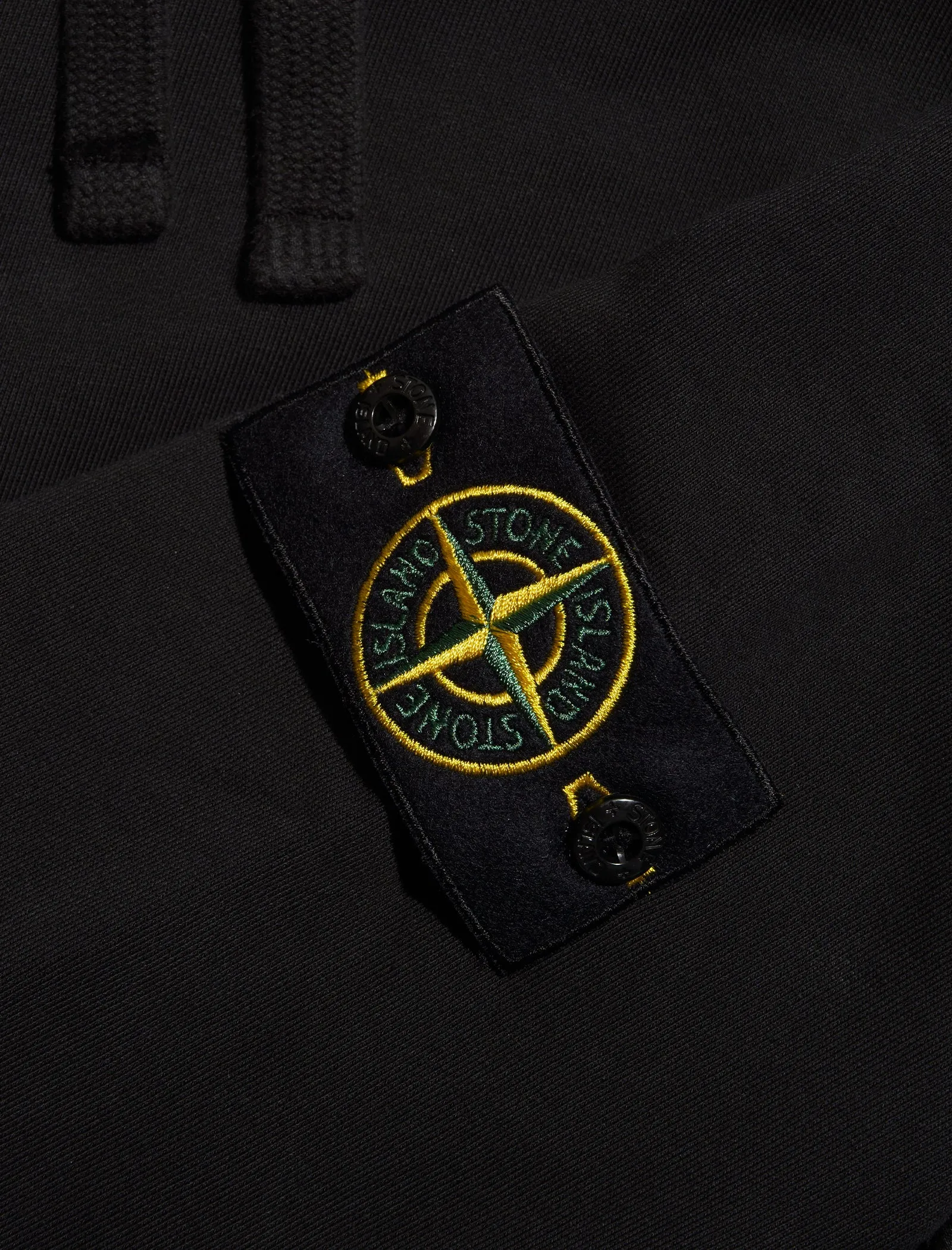 HOODED SWEATSHIRT