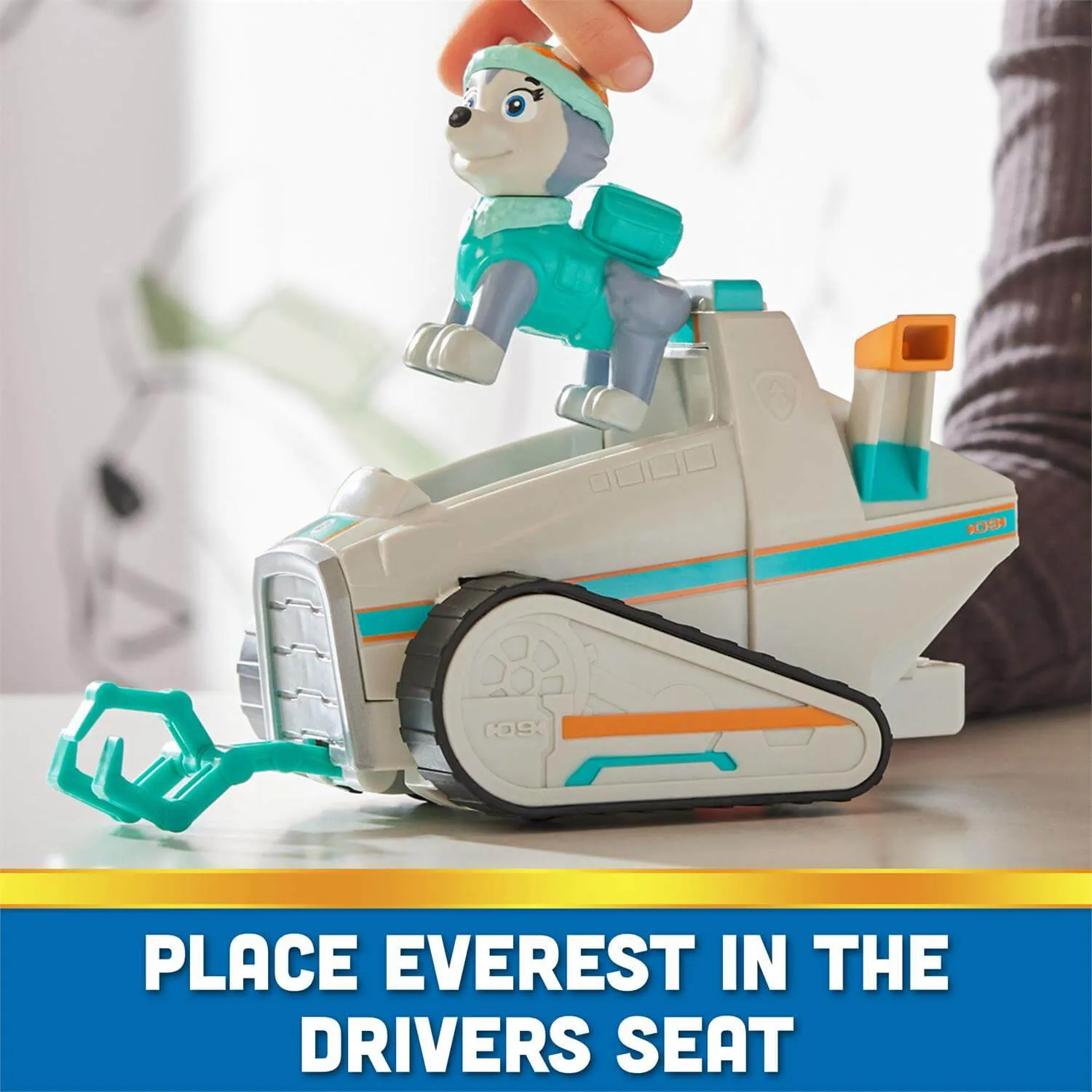Spin Master Toys PAW Patrol Everest Snow Plow Figure Set