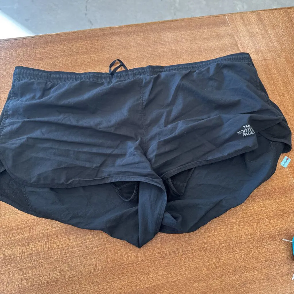 The North Face The North Face - Women's Shorts - MSRP $75: Black-women-LG